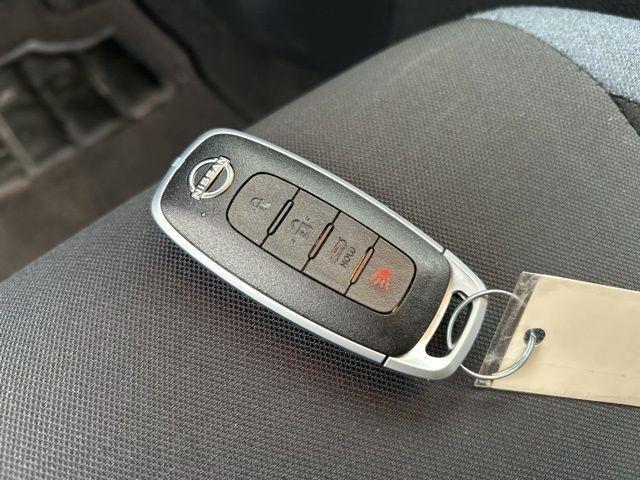 Nissan Versa SV 2023