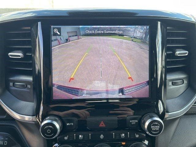 RAM 1500 Laramie Crew Cab SWB 4WD 2021