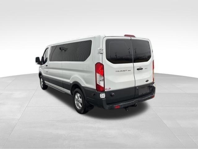 Ford Transit 350 Wagon Low Roof XLT w/Sliding Pass. 148-in. WB 2017