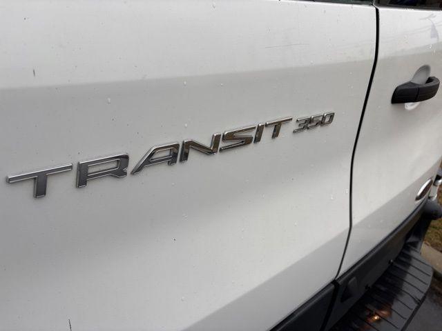 Ford Transit 350 Wagon Low Roof XLT w/Sliding Pass. 148-in. WB 2017