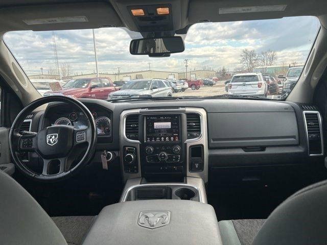 RAM 1500 SLT Crew Cab SWB 4WD 2017