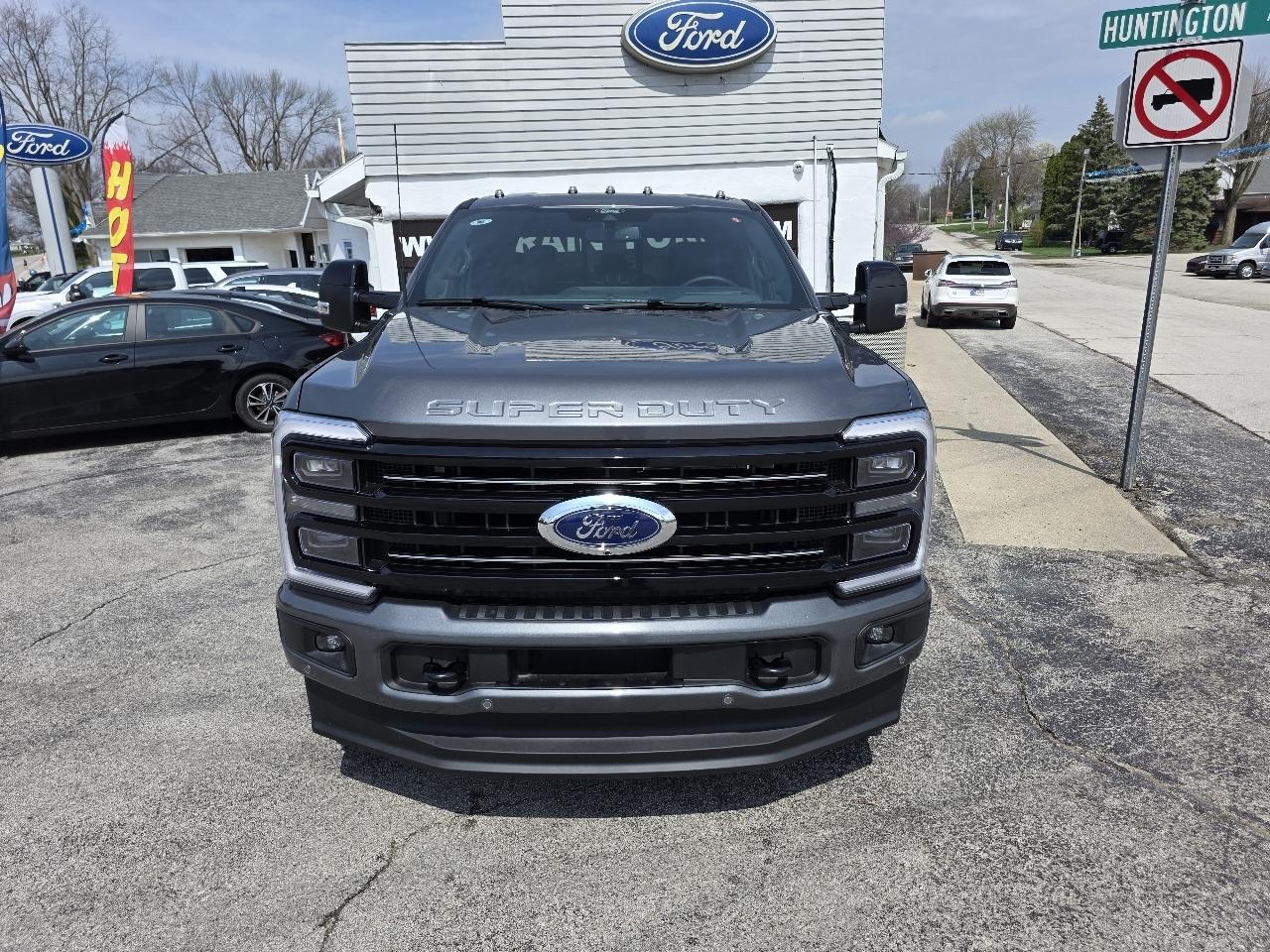 Ford F-350 Crew Cab Platinum 2026