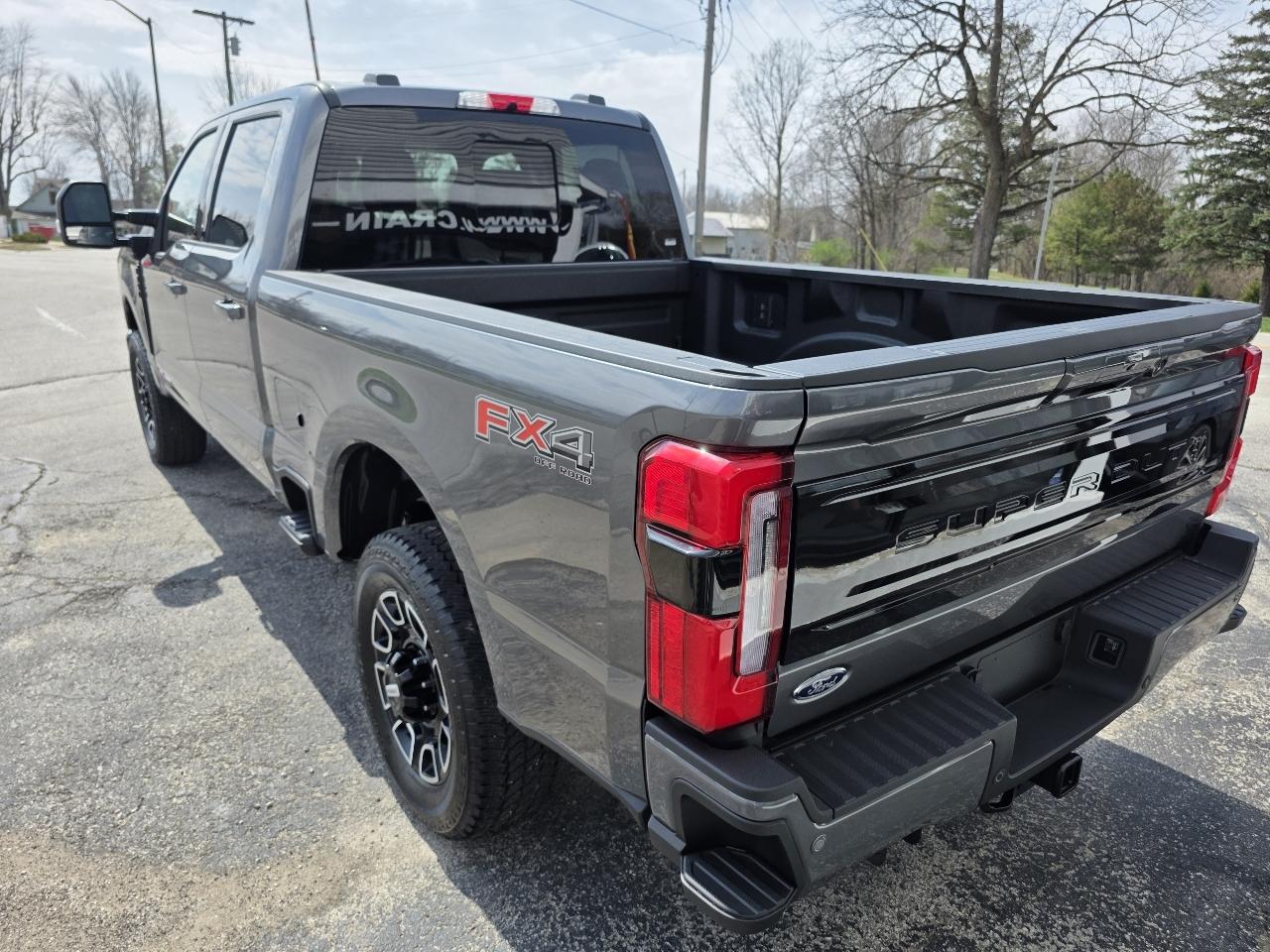 Ford F-350 Crew Cab Platinum 2026