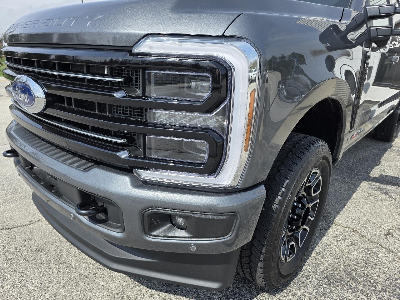 Ford F-350 Crew Cab Platinum 2026