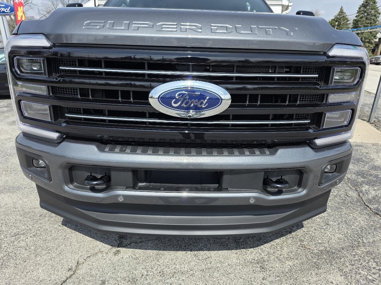 Ford F-350 Crew Cab Platinum 2026
