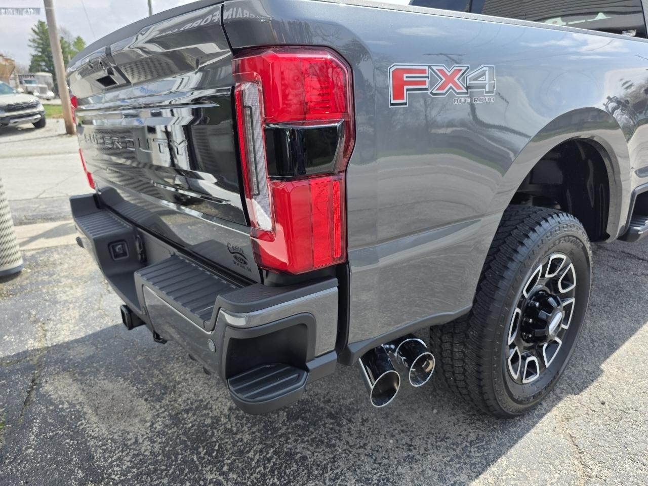 Ford F-350 Crew Cab Platinum 2026