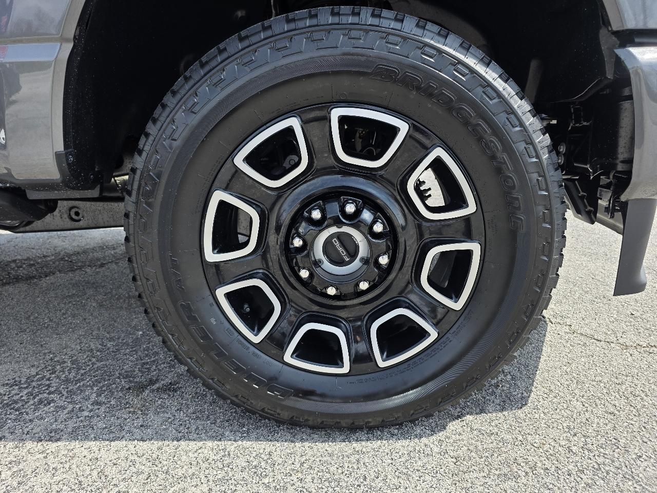 Ford F-350 Crew Cab Platinum 2026