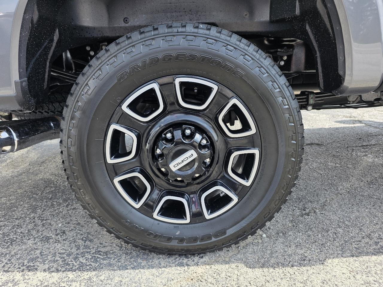 Ford F-350 Crew Cab Platinum 2026