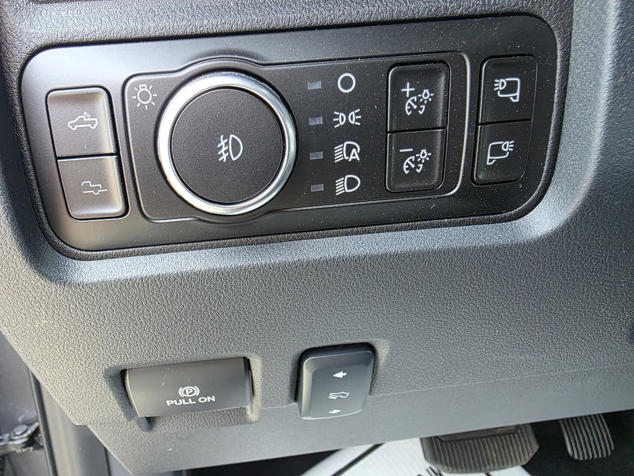 Ford F-350 Crew Cab Platinum 2026