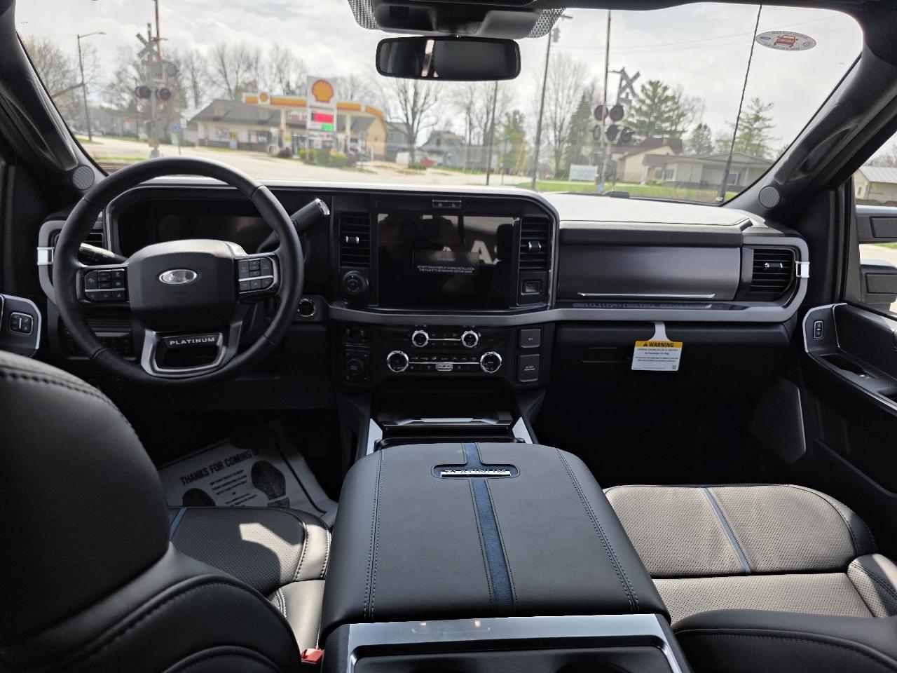 Ford F-350 Crew Cab Platinum 2026