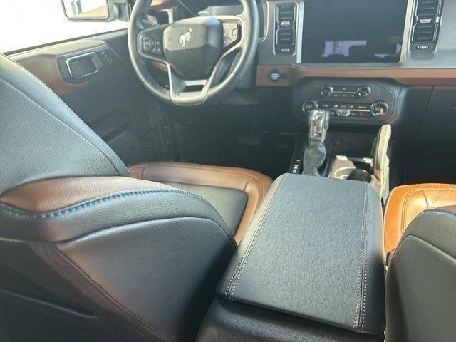 Ford Bronco Outer Banks 4-Door 2024