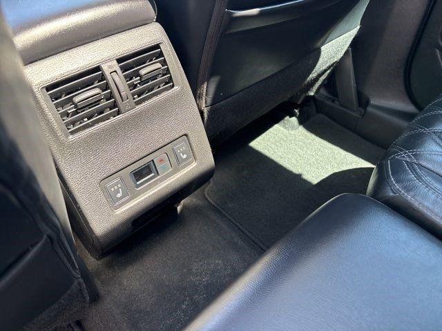 Mitsubishi Outlander SEL 4WD 2023