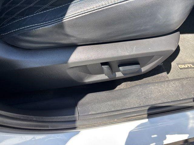 Mitsubishi Outlander SEL 4WD 2023