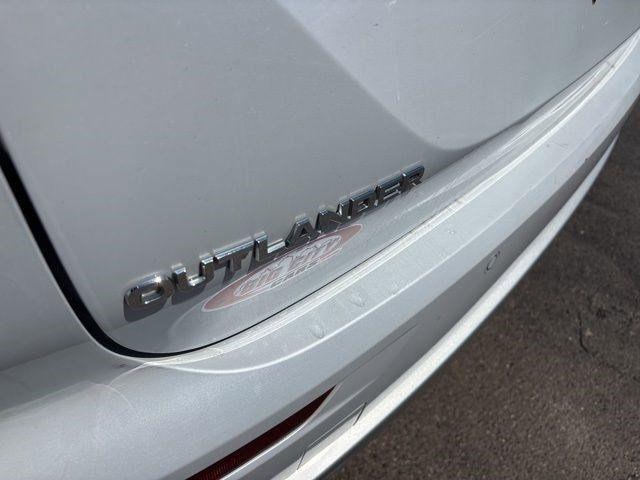 Mitsubishi Outlander SEL 4WD 2023