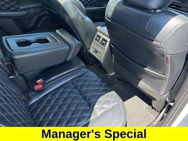 Mitsubishi Outlander SEL 4WD 2023