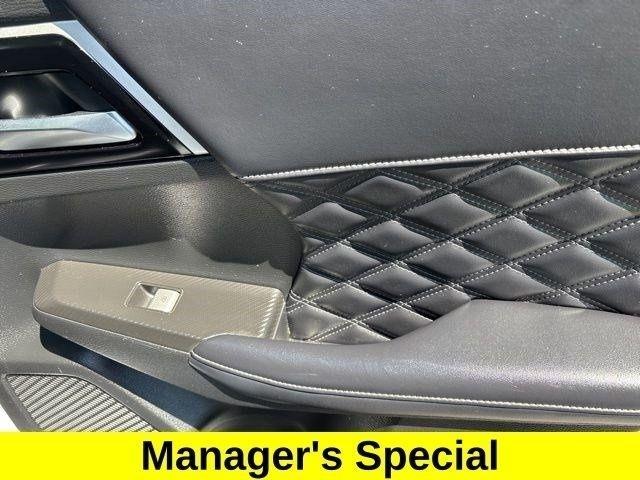 Mitsubishi Outlander SEL 4WD 2023