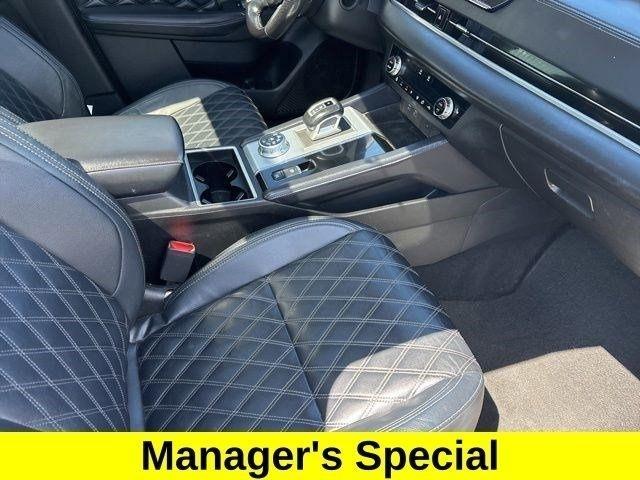 Mitsubishi Outlander SEL 4WD 2023