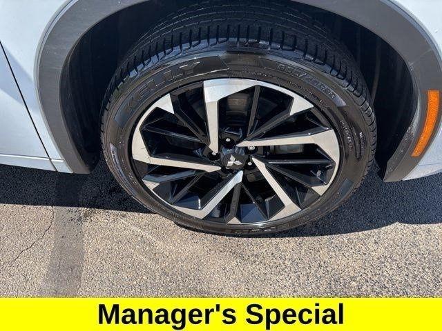 Mitsubishi Outlander SEL 4WD 2023