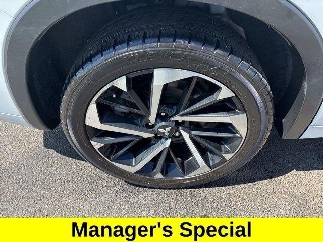 Mitsubishi Outlander SEL 4WD 2023