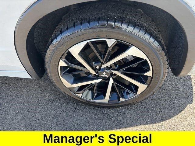 Mitsubishi Outlander SEL 4WD 2023