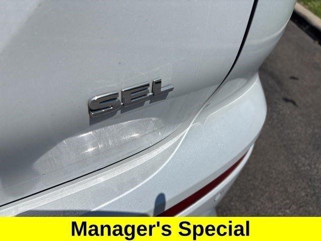 Mitsubishi Outlander SEL 4WD 2023
