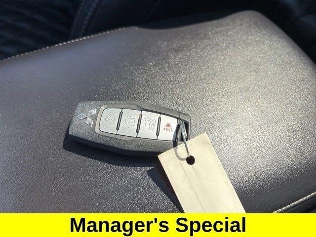 Mitsubishi Outlander SEL 4WD 2023