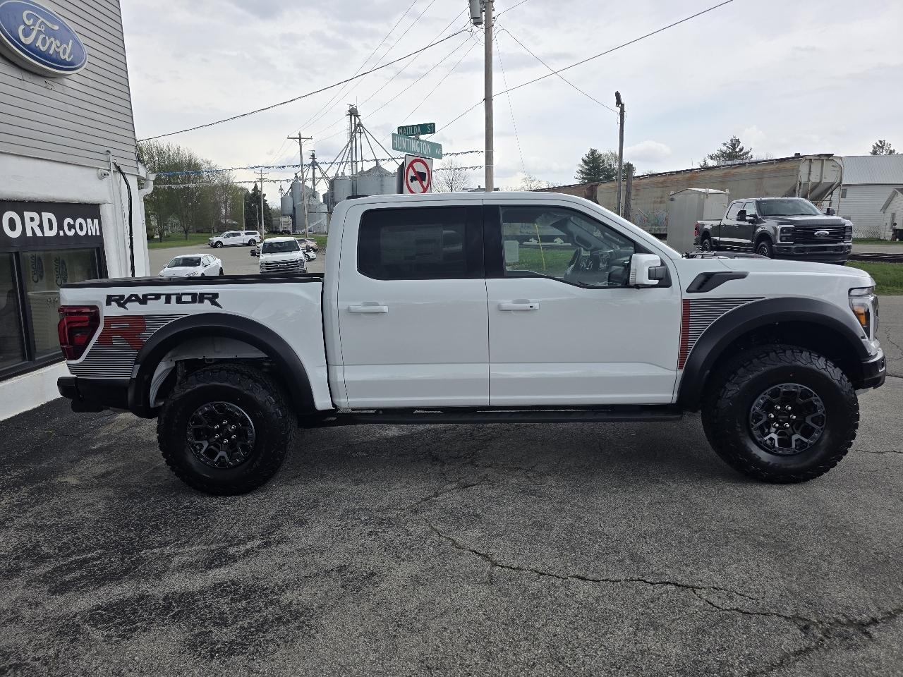 Ford F-150 Raptor 4WD SuperCrew 5.5' Box 2026