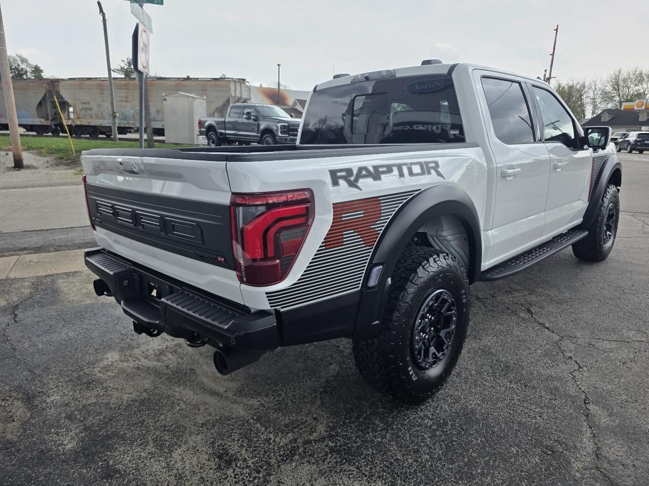 Ford F-150 Raptor 4WD SuperCrew 5.5' Box 2026