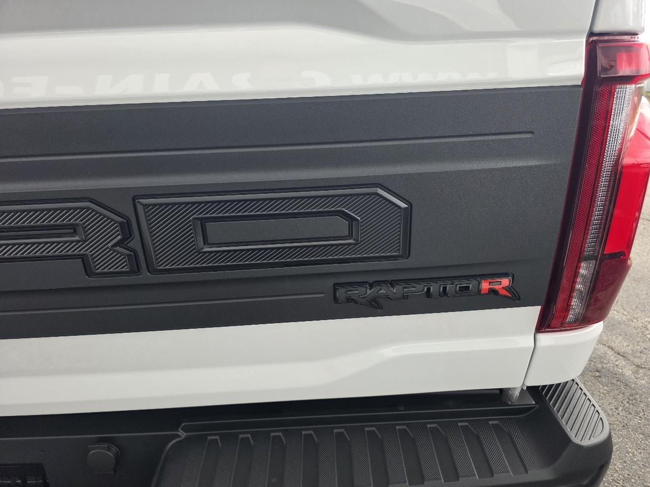 Ford F-150 Raptor 4WD SuperCrew 5.5' Box 2026