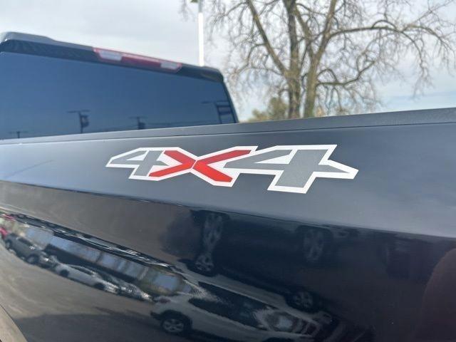 Chevrolet Silverado 1500 LT Crew Cab Long Box 4WD 2021