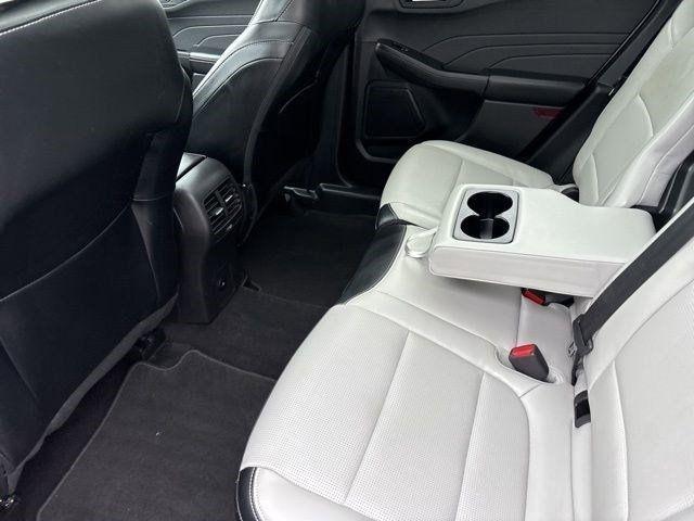 Ford Escape Platinum Hybrid AWD 2023