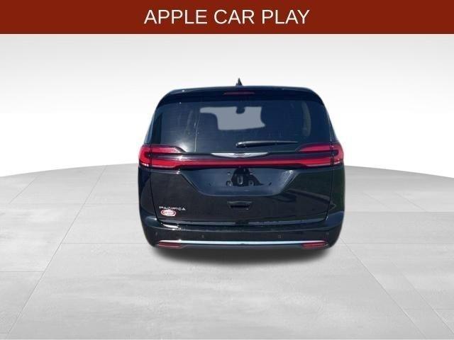 Chrysler Pacifica Touring L 2024