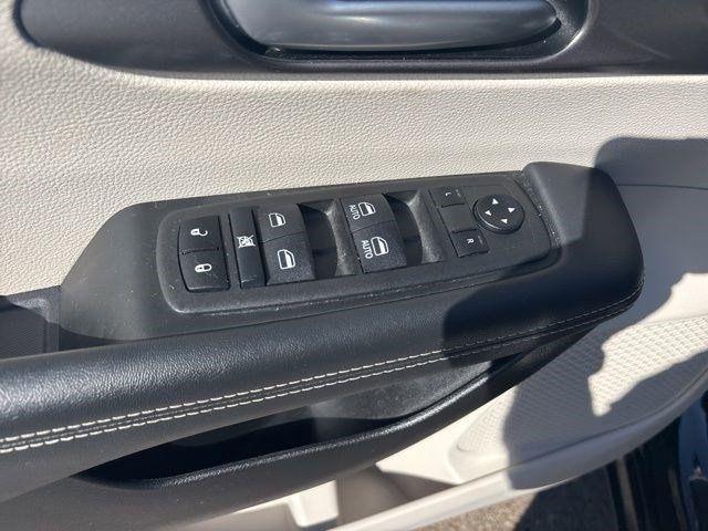 Chrysler Pacifica Touring L 2024