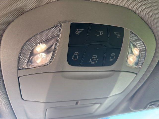 Chrysler Pacifica Touring L 2024