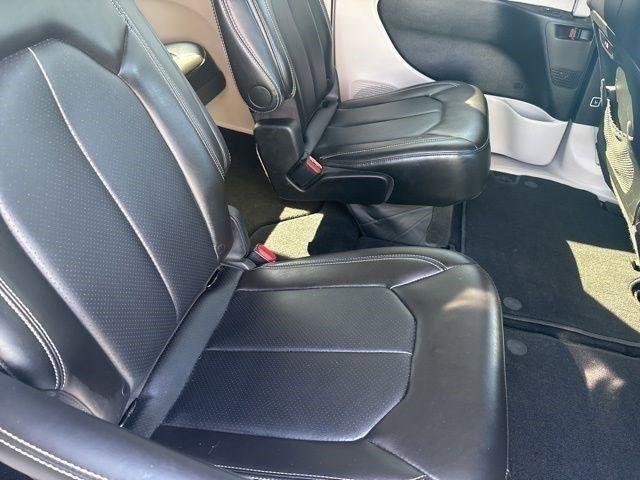 Chrysler Pacifica Touring L 2024