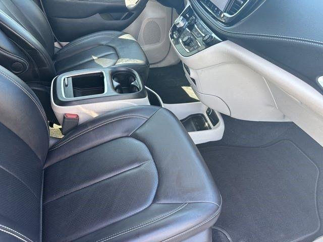 Chrysler Pacifica Touring L 2024