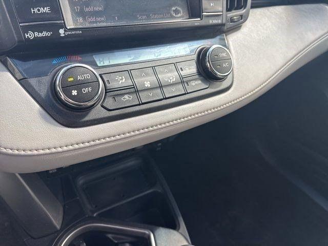 Toyota RAV4 XLE FWD 2016