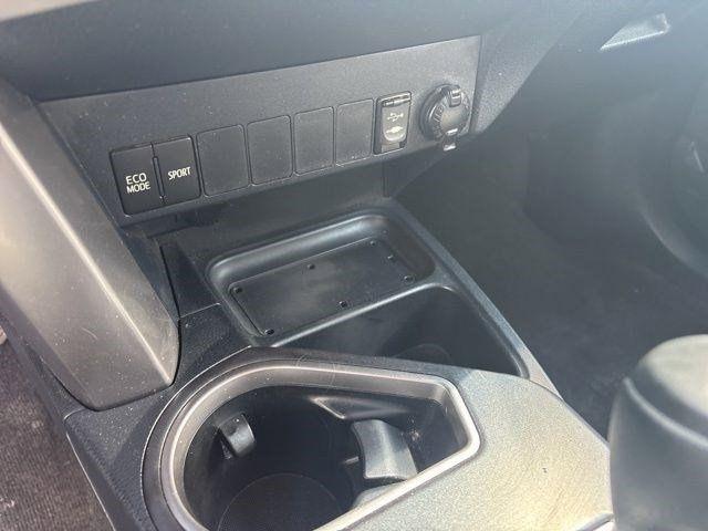 Toyota RAV4 XLE FWD 2016