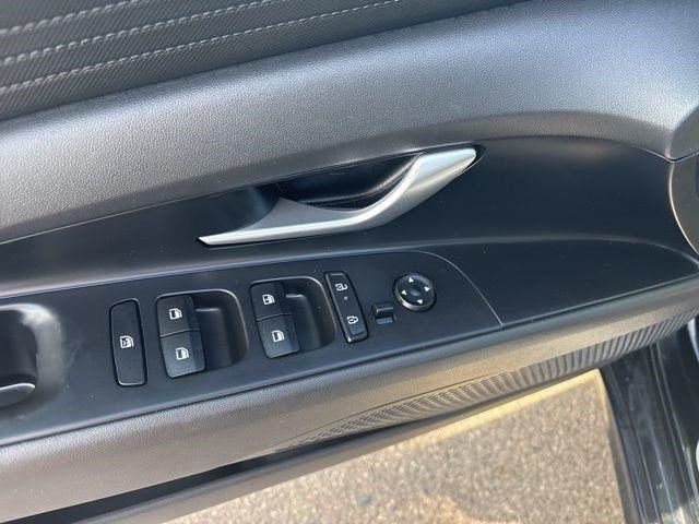 Hyundai Elantra SE 2025