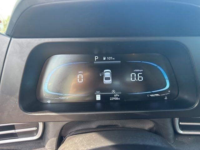 Hyundai Elantra SE 2025