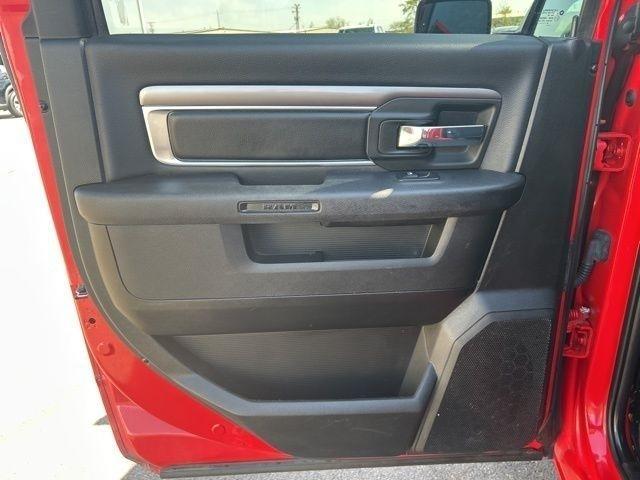 RAM 1500 Classic Tradesman Crew Cab SWB 4WD 2022