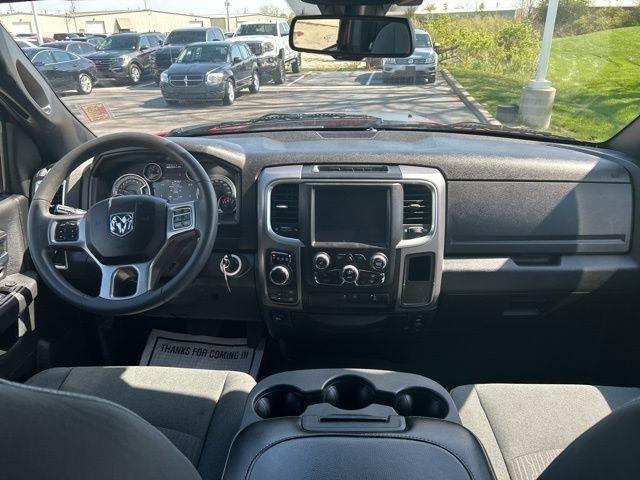 RAM 1500 Classic Tradesman Crew Cab SWB 4WD 2022