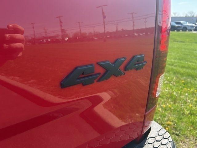 RAM 1500 Classic Tradesman Crew Cab SWB 4WD 2022