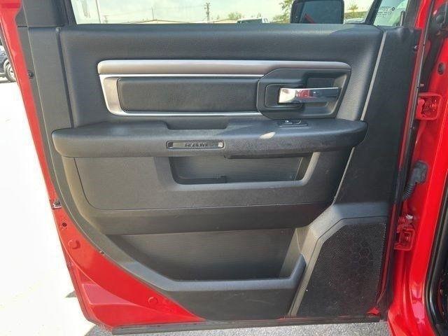 RAM 1500 Classic Tradesman Crew Cab SWB 4WD 2022