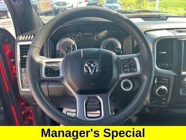 RAM 1500 Classic Tradesman Crew Cab SWB 4WD 2022