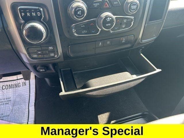 RAM 1500 Classic Tradesman Crew Cab SWB 4WD 2022
