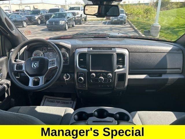 RAM 1500 Classic Tradesman Crew Cab SWB 4WD 2022