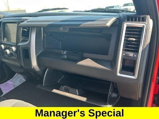 RAM 1500 Classic Tradesman Crew Cab SWB 4WD 2022