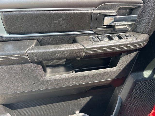 RAM 1500 Classic Tradesman Crew Cab SWB 4WD 2022