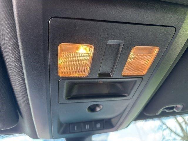 RAM 1500 Classic Tradesman Crew Cab SWB 4WD 2022